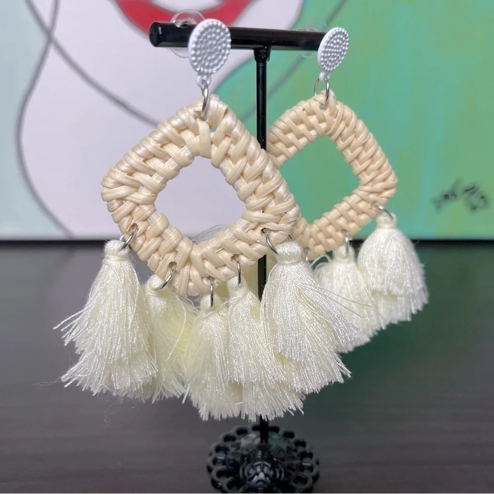 Bleached Rattan Whicker Tassel Bohemian Earrings ER06.3